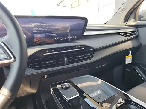 New 2025 Buick Enclave Preferred w/ Power Package image 27