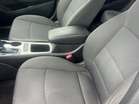 Used 2018 Chevrolet Cruze LS FWD image 7