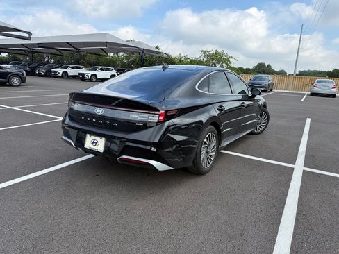 Certified 2025 Hyundai Sonata Limited FWD image 5