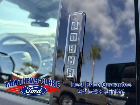 New 2026 Ford F250 Lariat w/ Black Appearance Package AWD/4WD image 8