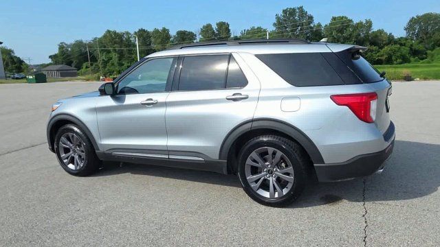 Used 2024 Ford Explorer XLT w/ Equipment Group 202A RWD image 5
