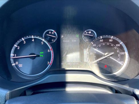 Used 2021 Lexus GX 460 Premium w/ Premium Package image 26