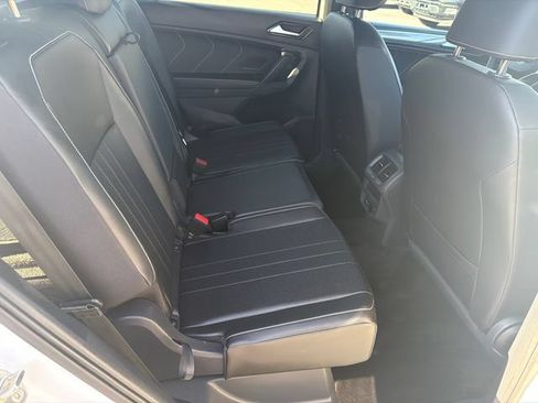 Used 2023 Volkswagen Tiguan SE R-Line FWD image 17