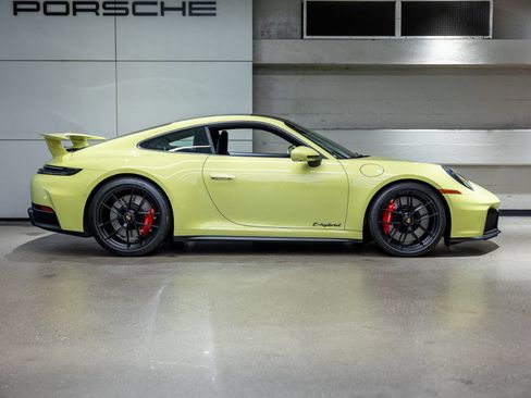 Certified 2026 Porsche 911 Carrera GTS RWD image 18