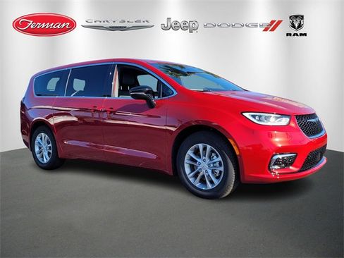 New 2026 Chrysler Pacifica Select image 1