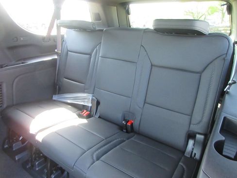 New 2026 GMC Yukon XL Denali w/ Denali Reserve Package AWD/4WD image 14