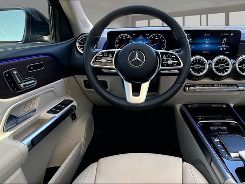 Used 2023 Mercedes-Benz GLB 250 4MATIC image 5