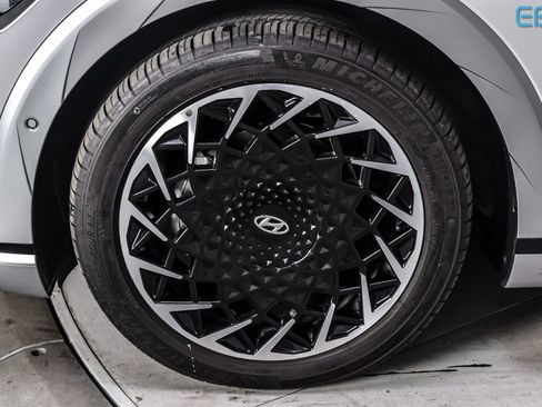 Used 2024 Hyundai Ioniq 5 Limited image 10