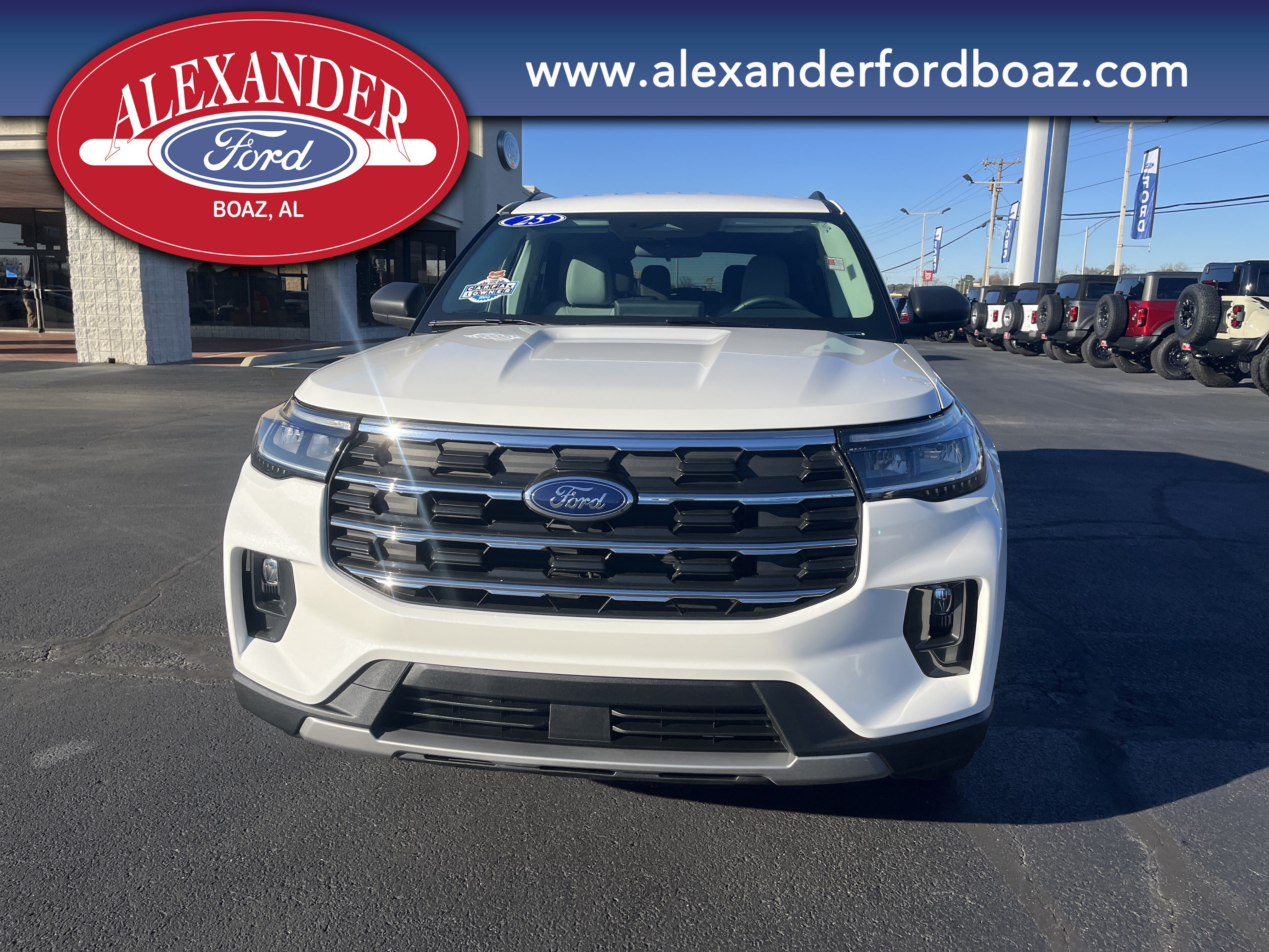 Used 2025 Ford Explorer Active w/ Active Comfort Package AWD/4WD image 5