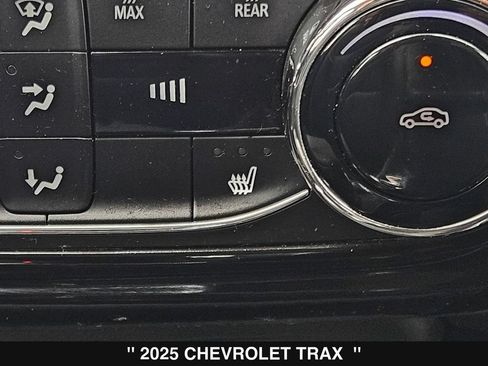 Used 2025 Chevrolet Trax ACTIV w/ Driver Confidence Package FWD image 21