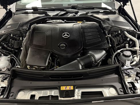 Used 2025 Mercedes-Benz C 300 4MATIC Sedan image 40
