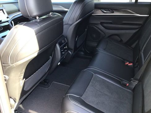 New 2026 Jeep Grand Cherokee Altitude image 41