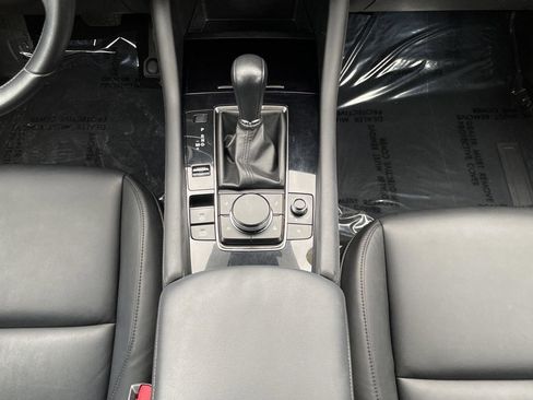 Used 2019 MAZDA MAZDA3 Hatchback w/ Preferred Package FWD image 25