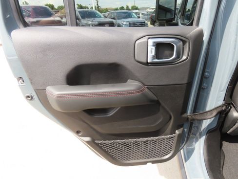 Used 2025 Jeep Wrangler Unlimited Rubicon AWD/4WD image 19