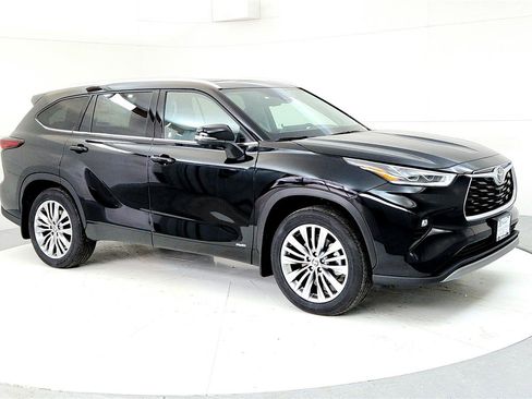 New 2026 Toyota Highlander Platinum image 7