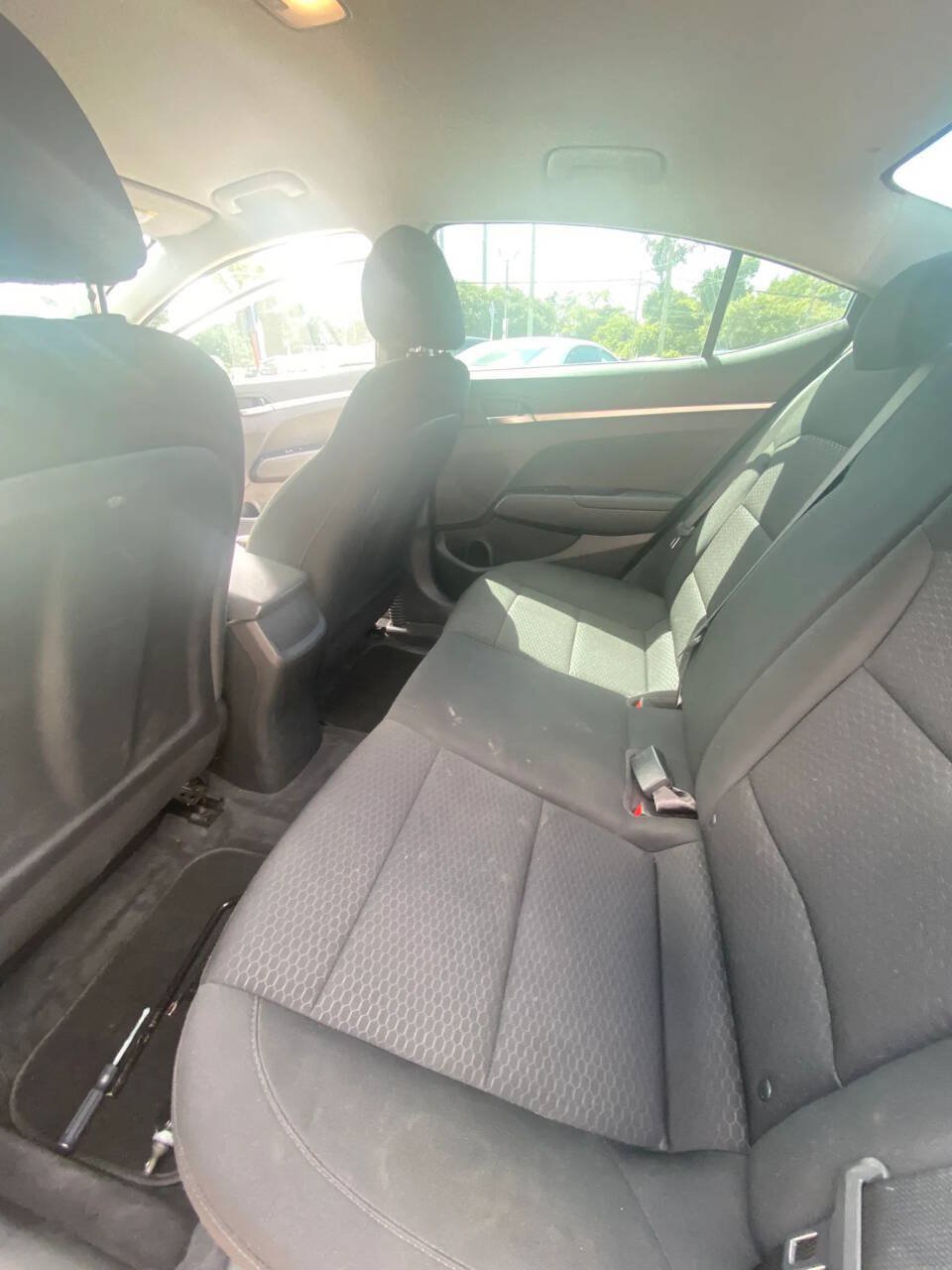 Used 2019 Hyundai Elantra SE w/ Cargo Package FWD image 6