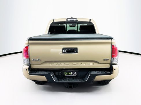Used 2019 Toyota Tacoma Limited image 7