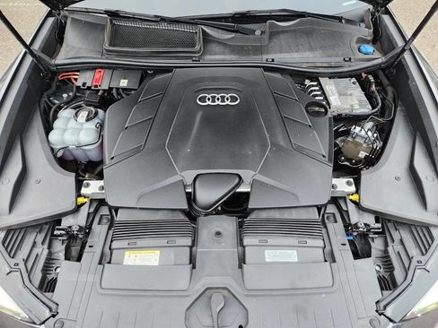 Used 2021 Audi Q8 Premium Plus w/ Premium Plus Package image 32