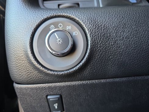 Used 2017 Lincoln Navigator Select image 25