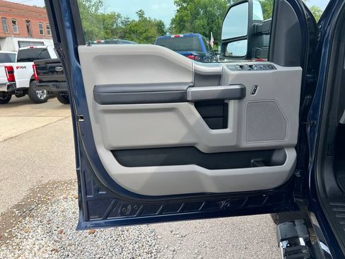 Used 2019 Ford F250 XLT w/ XLT Premium Package AWD/4WD image 10