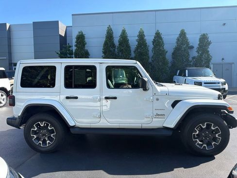Used 2024 Jeep Wrangler Unlimited Sahara w/ Technology Group AWD/4WD image 6