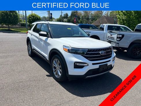 Certified 2023 Ford Explorer XLT w/ Equipment Group 202A AWD/4WD image 3