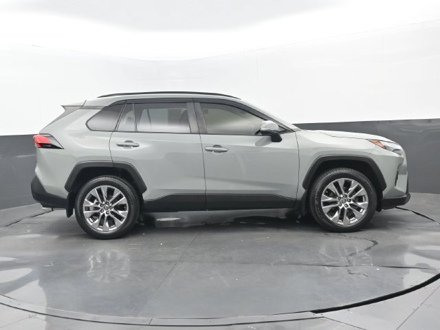Used 2022 Toyota RAV4 XLE Premium FWD image 2