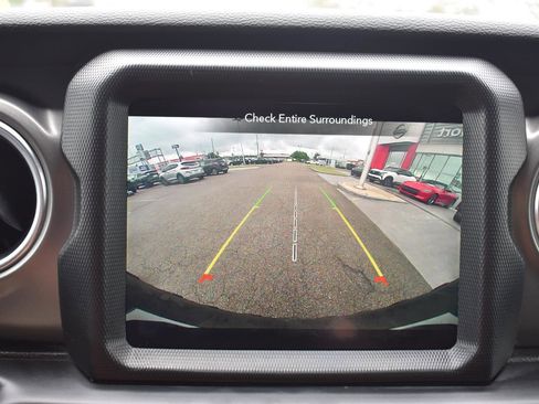 Used 2023 Jeep Wrangler Unlimited Rubicon 4xe w/ Cold Weather Group AWD/4WD image 36