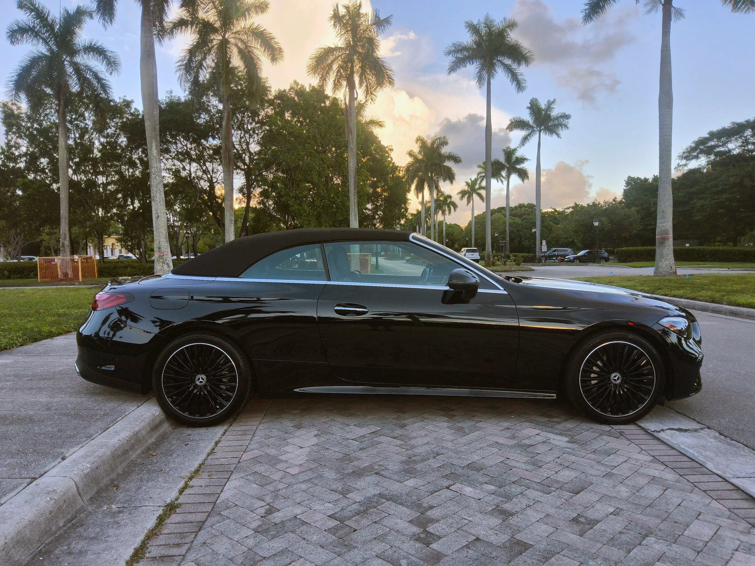 Used 2025 Mercedes-Benz CLE 300 4MATIC Cabriolet image 40