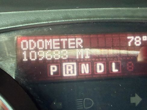 Used 2011 GMC Acadia Denali image 4