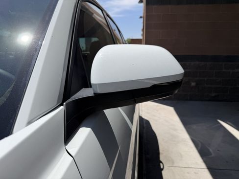 Used 2024 Volkswagen Atlas SE FWD image 12