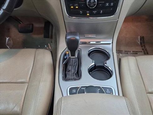 Used 2016 Jeep Grand Cherokee Overland AWD/4WD image 12