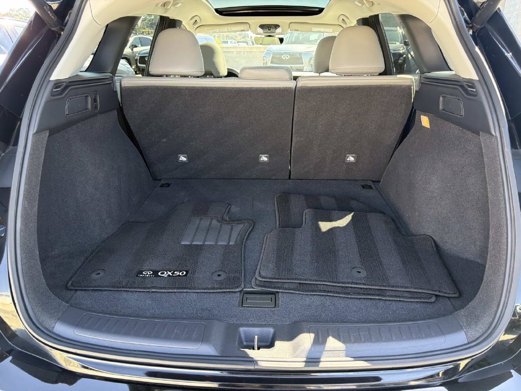 Certified 2023 INFINITI QX50 Luxe FWD image 6