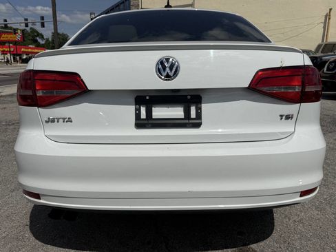 Used 2015 Volkswagen Jetta Sport image 5