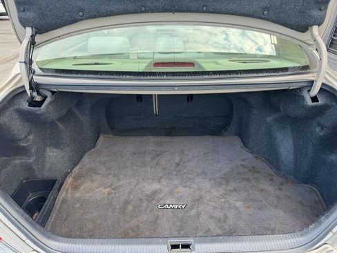 Used 2005 Toyota Camry LE image 18