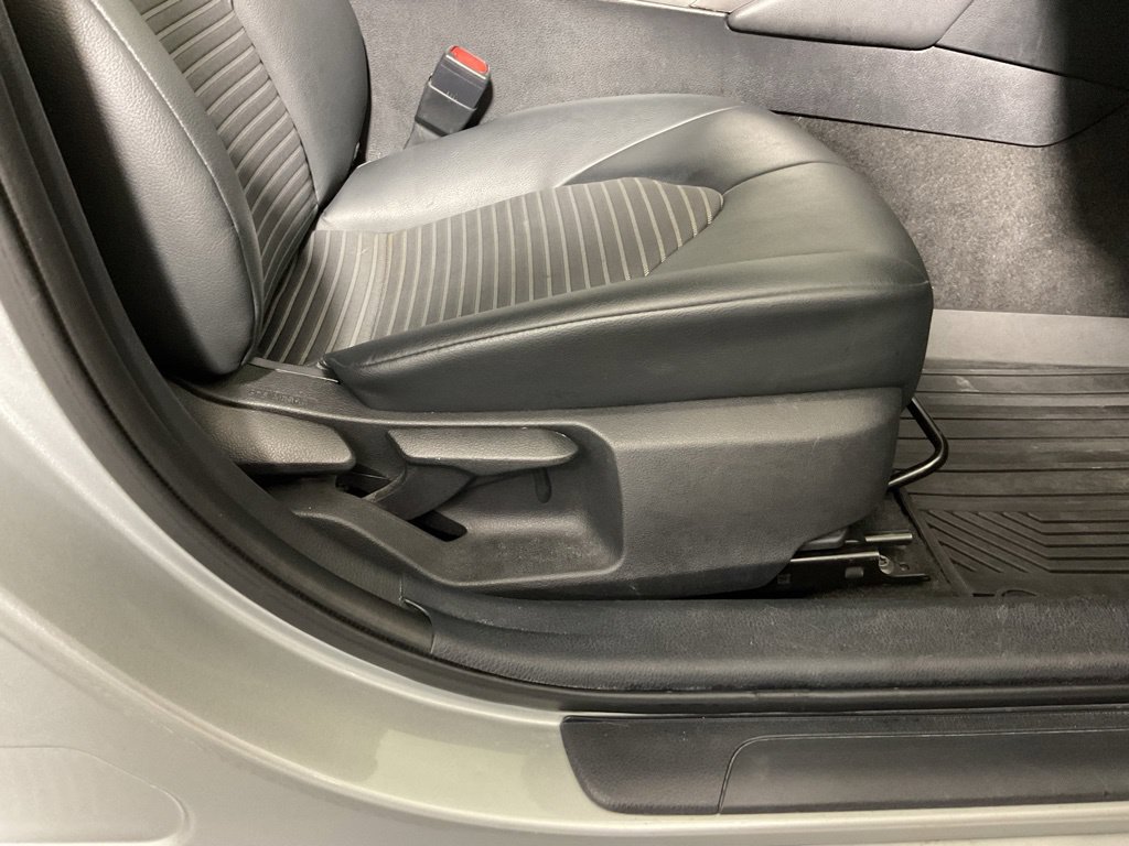 Used 2021 Toyota Camry SE FWD image 35