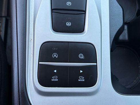 Used 2023 Ford Explorer XLT RWD image 27