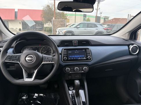 Used 2025 Nissan Versa SV FWD image 31