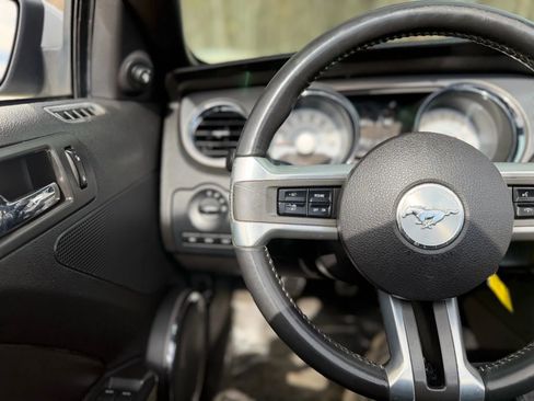 Used 2010 Ford Mustang GT Premium image 23