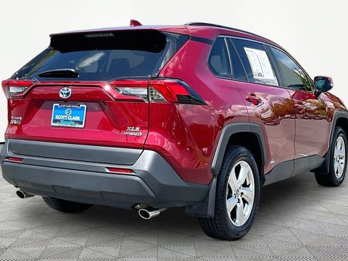 Used 2021 Toyota RAV4 XLE Premium AWD/4WD image 6