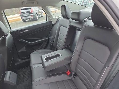 Used 2023 Volkswagen Jetta SE image 37