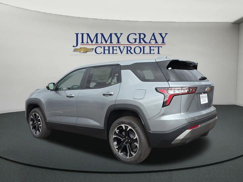 New 2026 Chevrolet Equinox LT w/ Convenience Package II FWD image 3