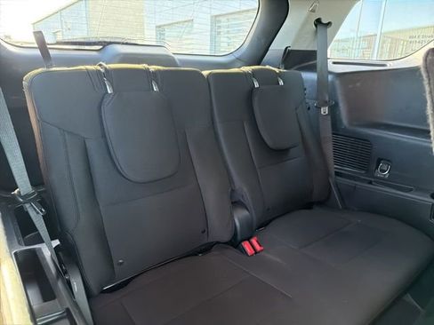 Used 2022 Ford Explorer XLT image 35