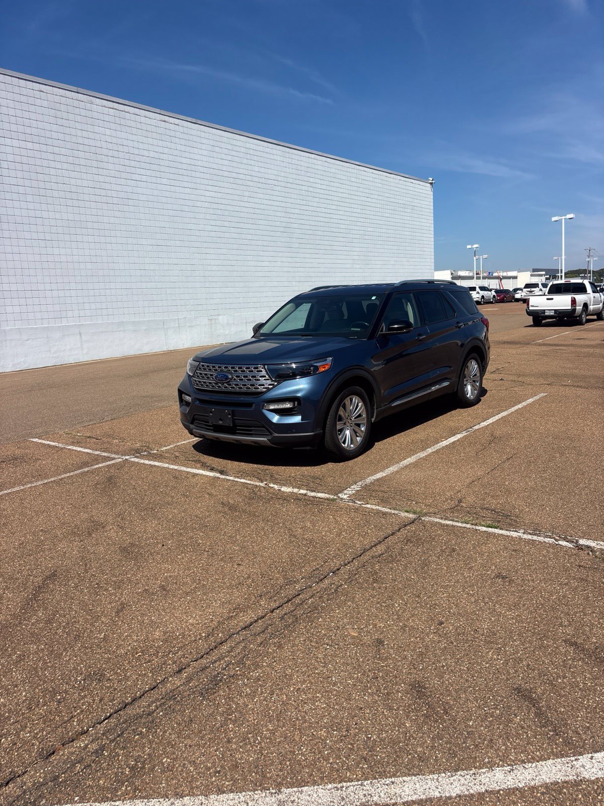 Used 2020 Ford Explorer Limited w/ Class III Trailer Tow Package RWD image 20