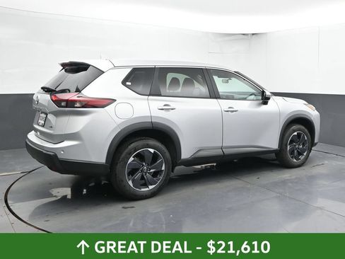 Used 2025 Nissan Rogue SV AWD/4WD image 4