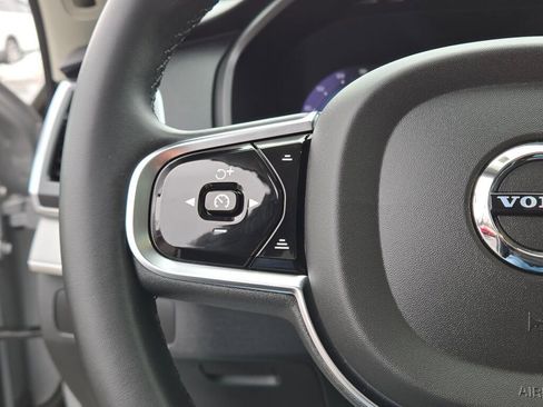 Used 2024 Volvo XC90 B5 Core w/ Protection Package Premier image 36