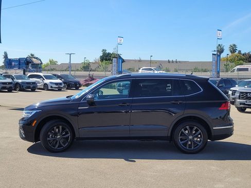 Used 2024 Volkswagen Tiguan SE AWD/4WD image 8