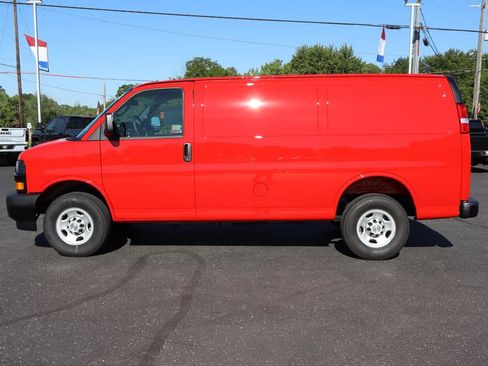 New 2026 Chevrolet Express 2500 w/ Driver Convenience Package RWD image 25