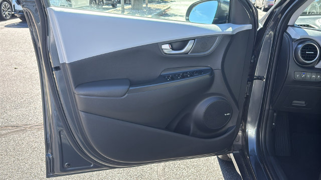Used 2021 Hyundai Kona Ultimate w/ Cargo Package AWD/4WD image 9