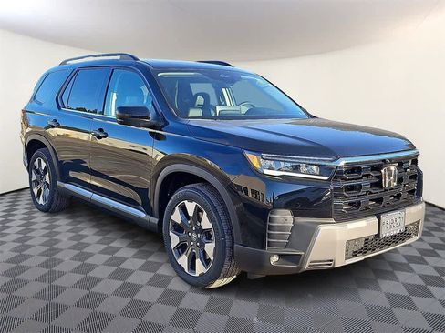 New 2026 Honda Pilot Touring image 2